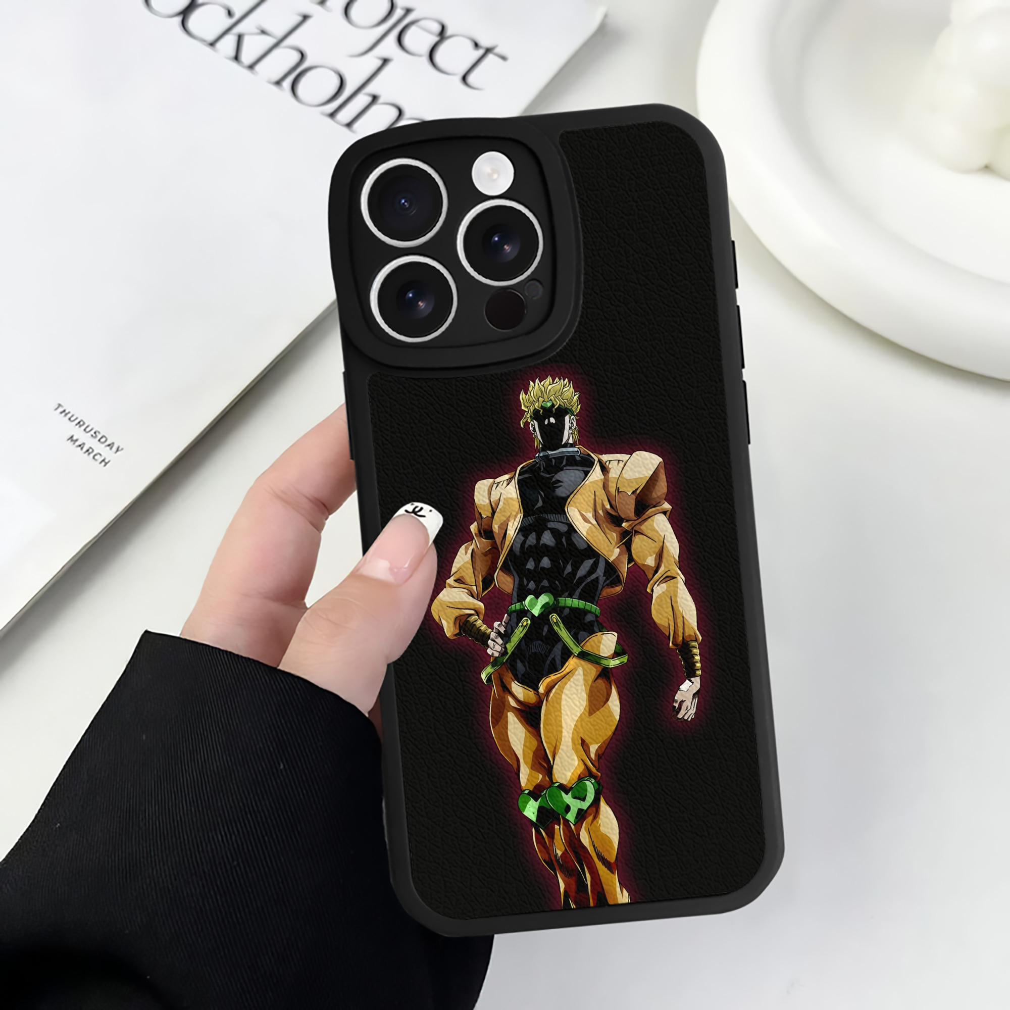 （画像用） ジョジョの奇妙な冒険 ディオ?ブランドー JoJo's Bizarre Adventure Dio Brando 【iPhone 16シリーズ対応】シリコンスマホケース（レザー調） 材質：シリコン